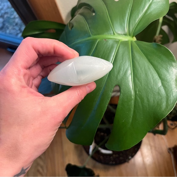 Selenite heart 🤍 - Picture 3 of 3